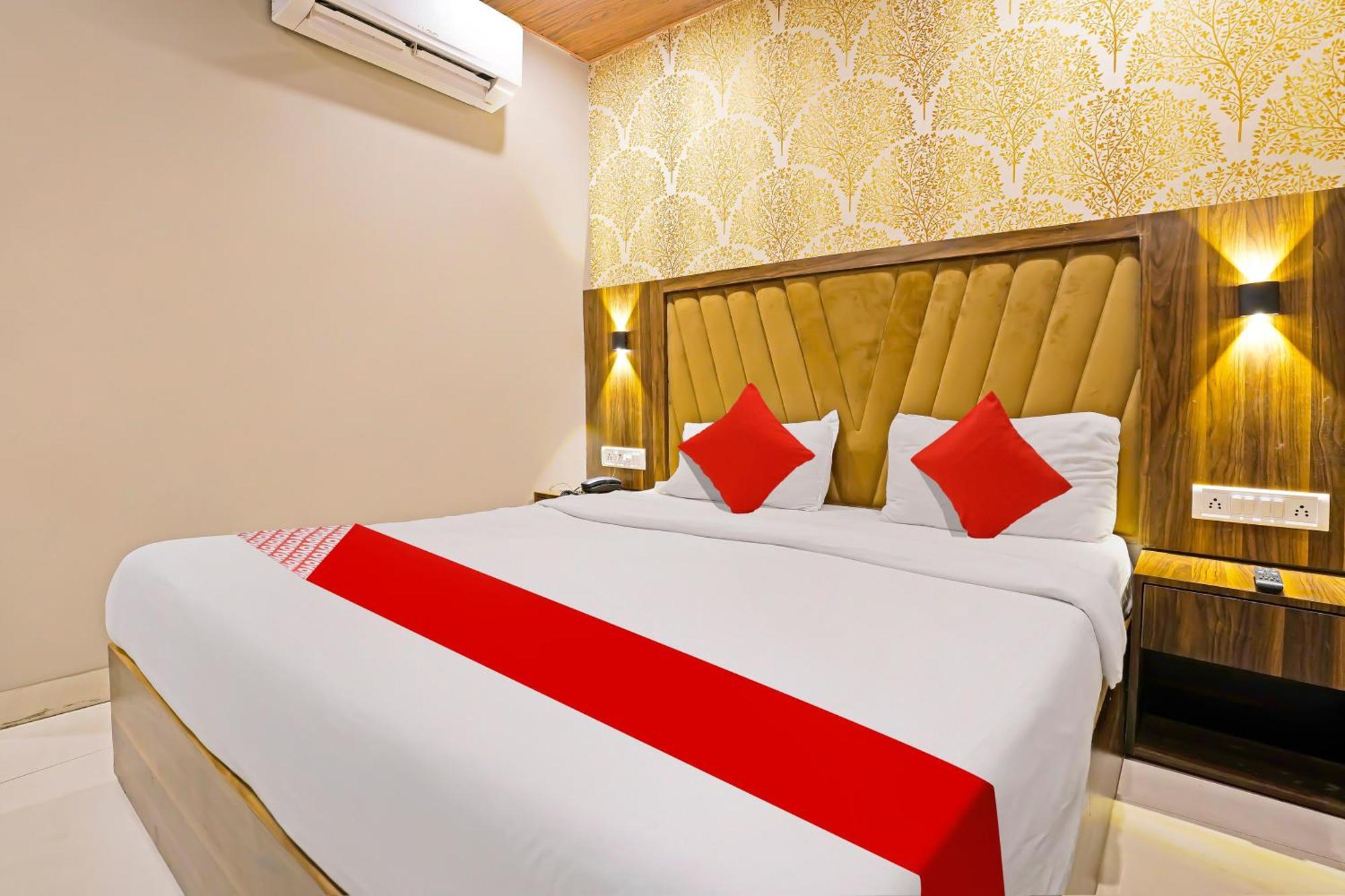 Super Hotel O Homestay Andheri East Bombay Exterior foto