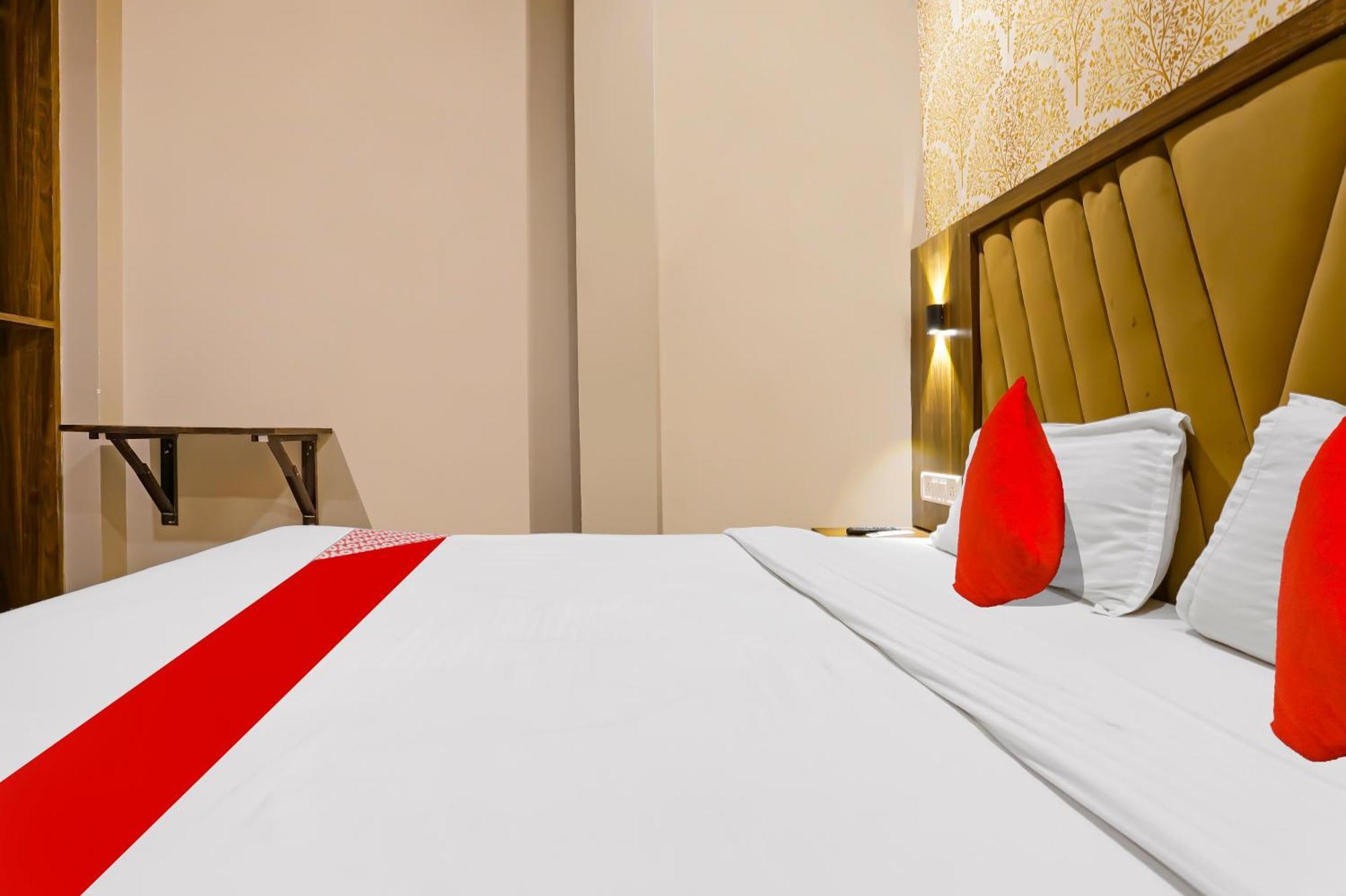 Super Hotel O Homestay Andheri East Bombay Exterior foto
